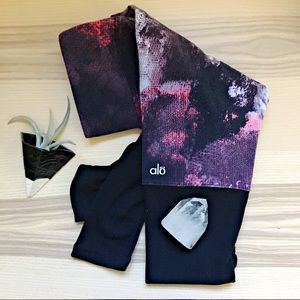 Alo Yoga Goddess Legging - Ruby Red Smoke - XS
